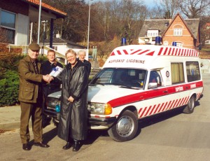 2001: Hadsten Rotary Klub donerer ambulance til hospital i Litauen